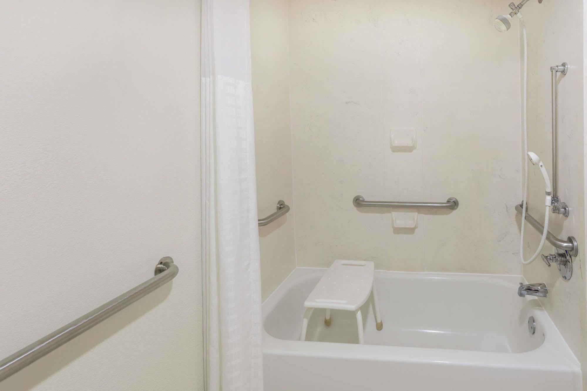 Baymont By Wyndham Orangeburg North Hotel Bagian luar foto